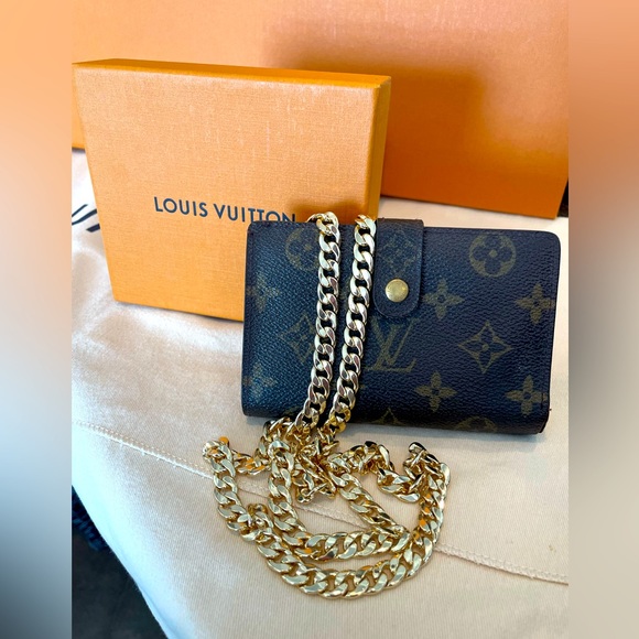 Louis Vuitton Handbags - LV KL EUC with signs of wear on the edges but crisp otherwise. Box & Unb Ch Inc